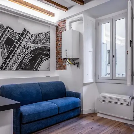 Unique Suite Design Milan Center *